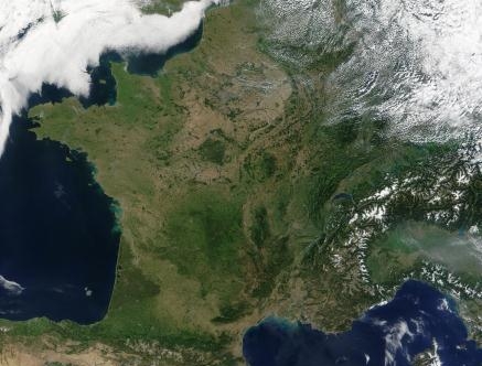 2. Снимок Франции из космоса