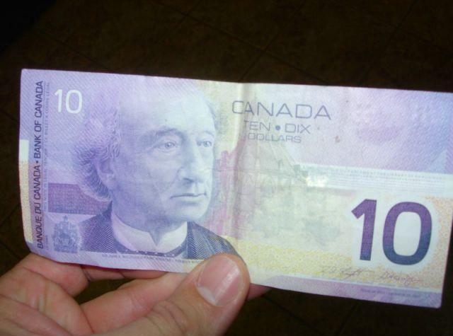 2.15 10 долларов Канады