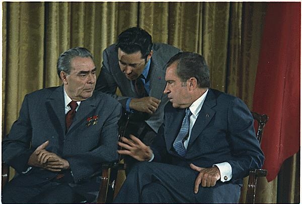 2.11 Брежнев и Никсон на встрече