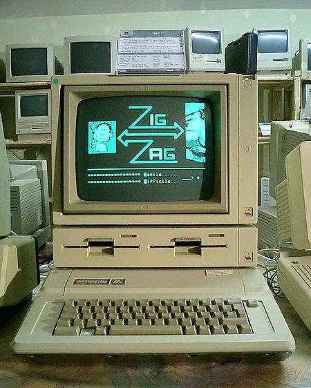 6. Apple II с накопителем DuoDisk и монитором Monitor