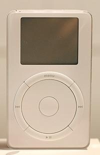 76. iPod первого поколения (2001)
