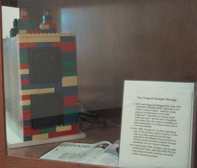 3. Коробка для первого сервера Google была сделана из Lego внутри университета Стэнфорд