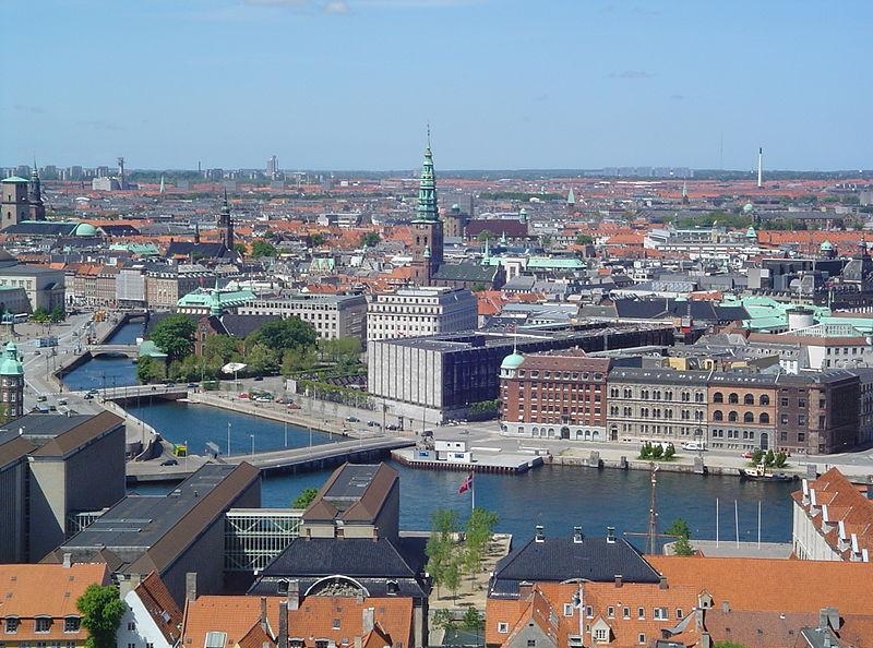24. Дания является очень урбанизованой страной