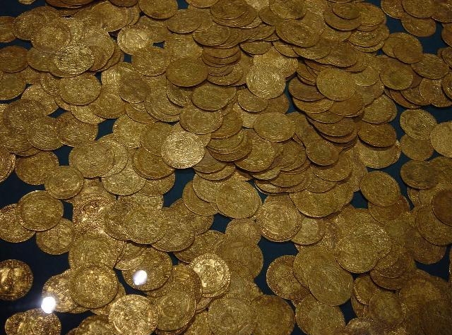 Древние золотые монеты