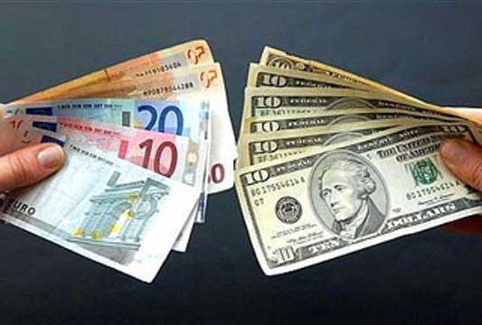 2.39 Доллар и евро соревновались в плохих новостях