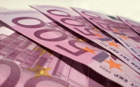 2.40 Растет валюта евро