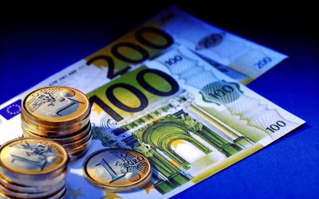 2.46 Официальный курс евро