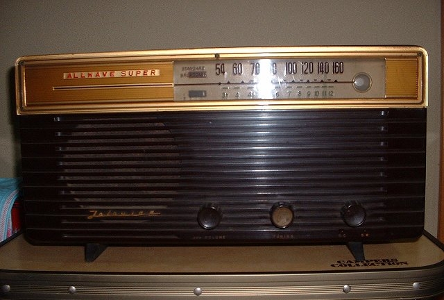 4.11Японский радиоприемник образца 1955 г.