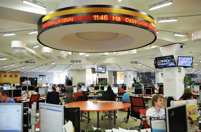 Рабочий зал агентства РИА Новости в главном офисе компании в Москве