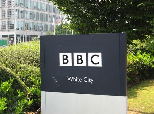 BBC (англ. British Broadcasting Corporation, сокр. BBC) — комплекс радио-, интернет- и телевещания Великобритании.