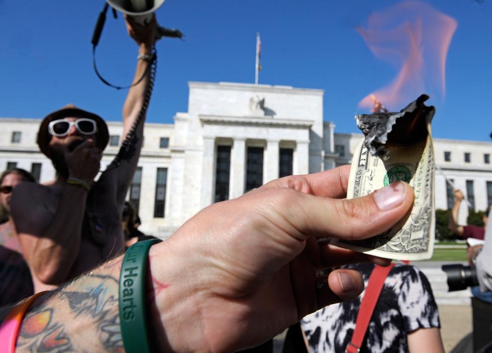 Протест жителей США против ФРС