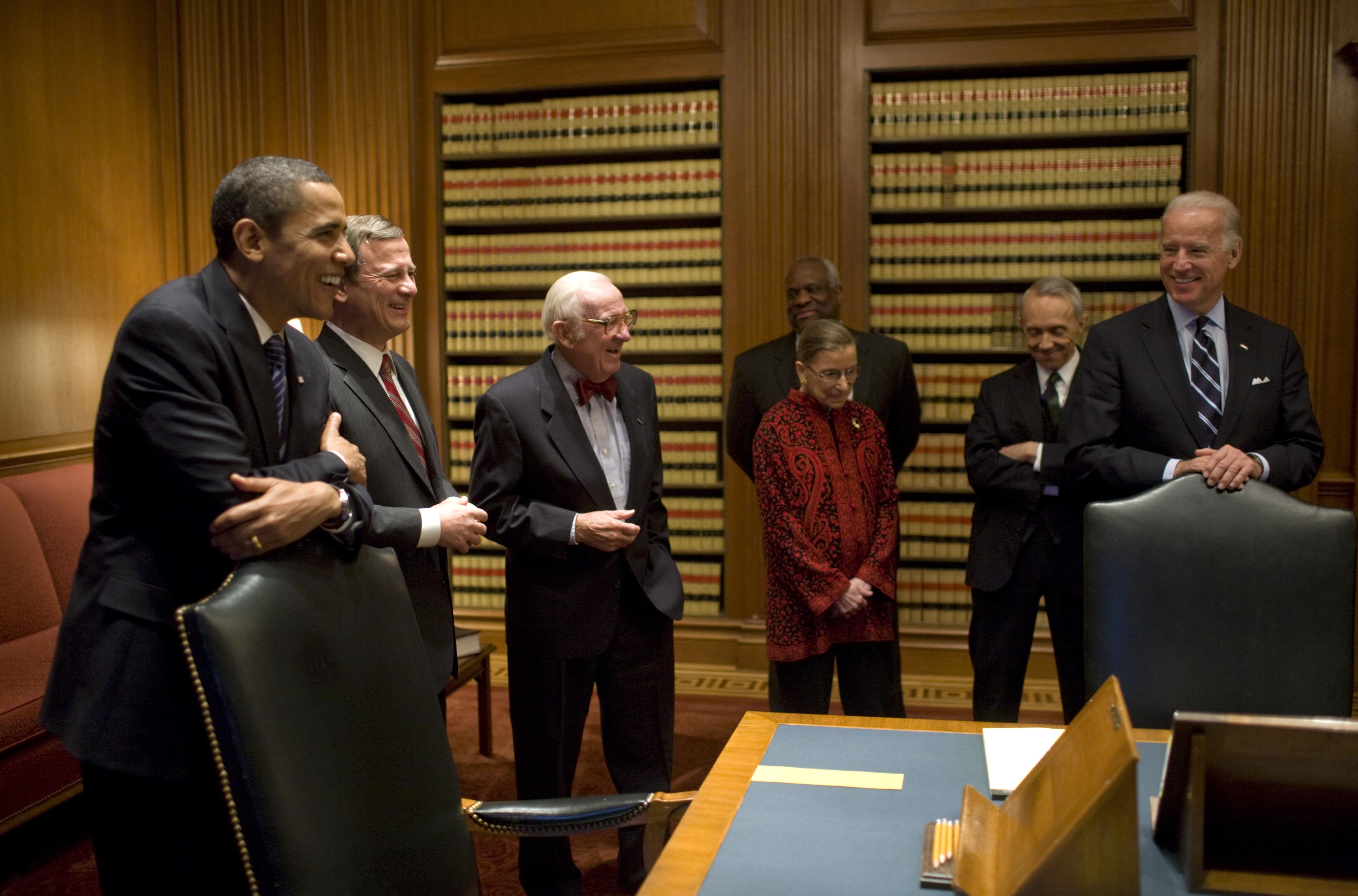 Обама и судьи Верховного федерального суда США