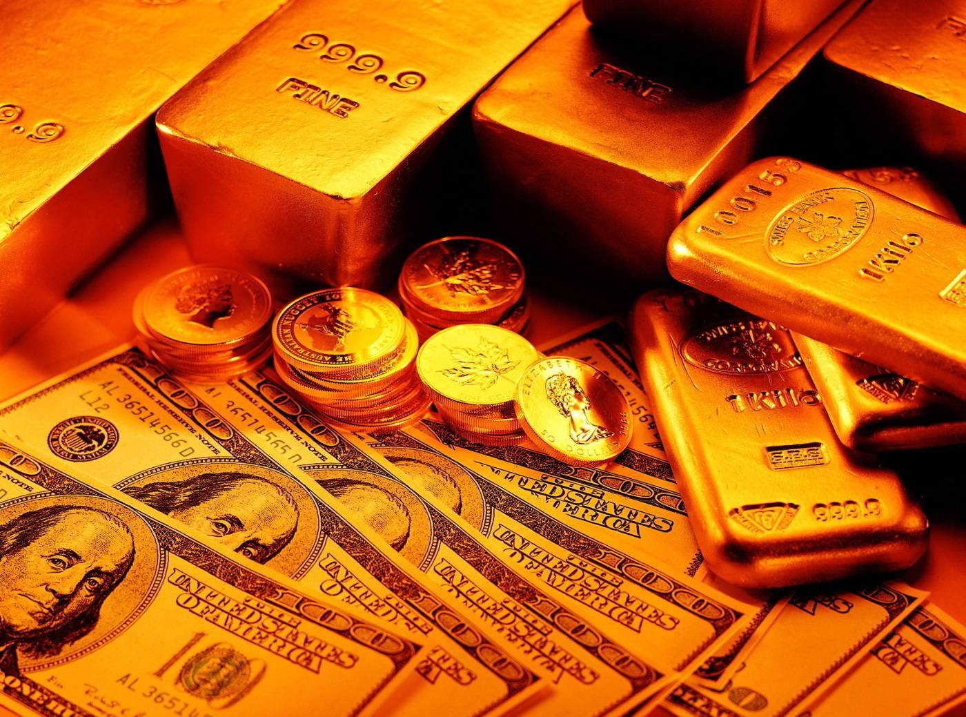 Доллар обменивался на золото в банках валютной системы