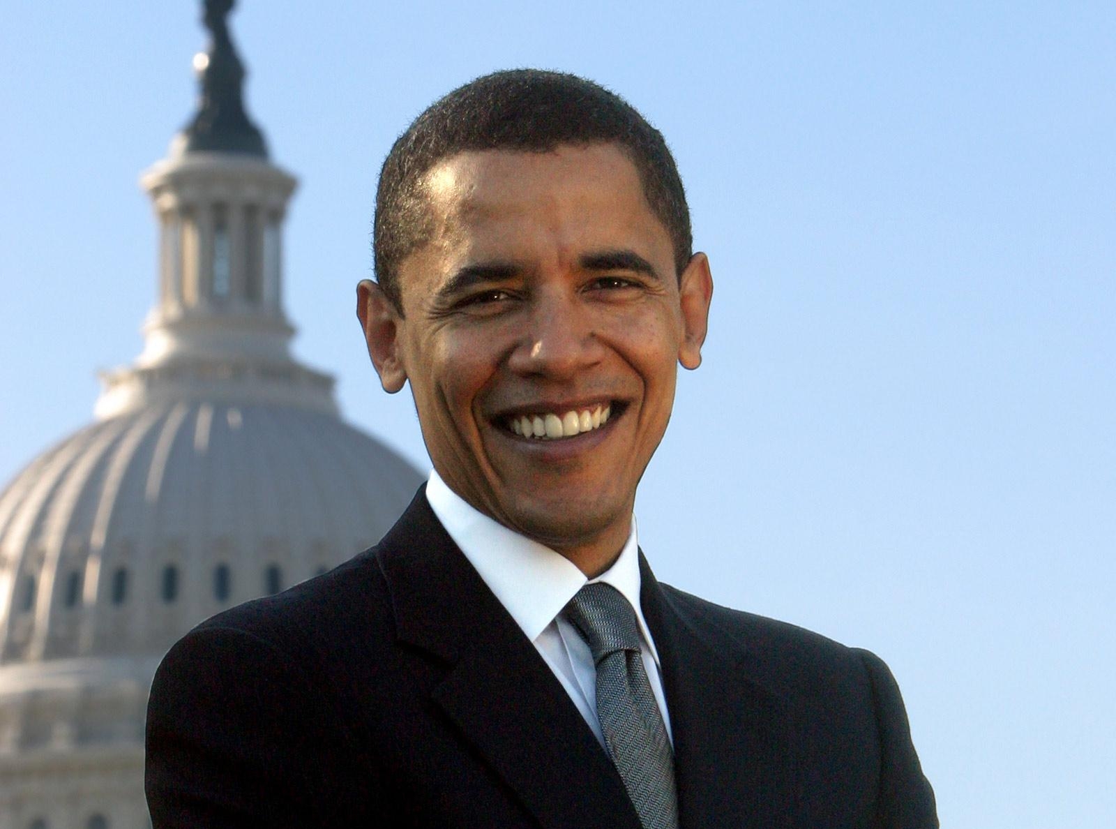 Барак Обама перед белым домом