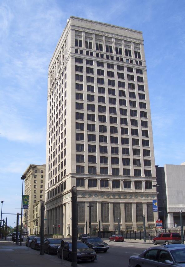 Здание ФРБ Канзас-Сити на 925 Гранд стрит, разработанное Graham, Anderson, Пробст 1921 года