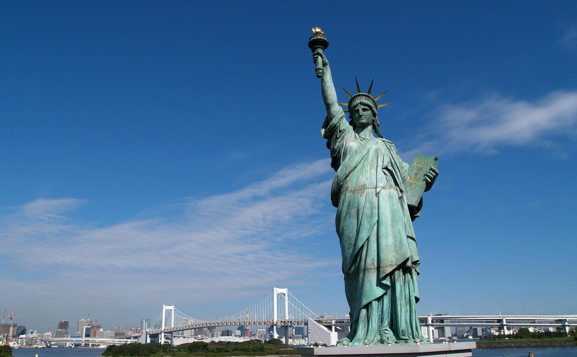 Статуя Свободы - символ стабильности экономики США
