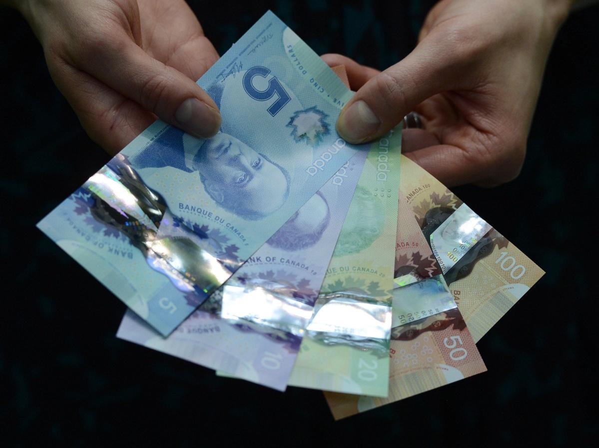 Пять банкнот Канадского доллара