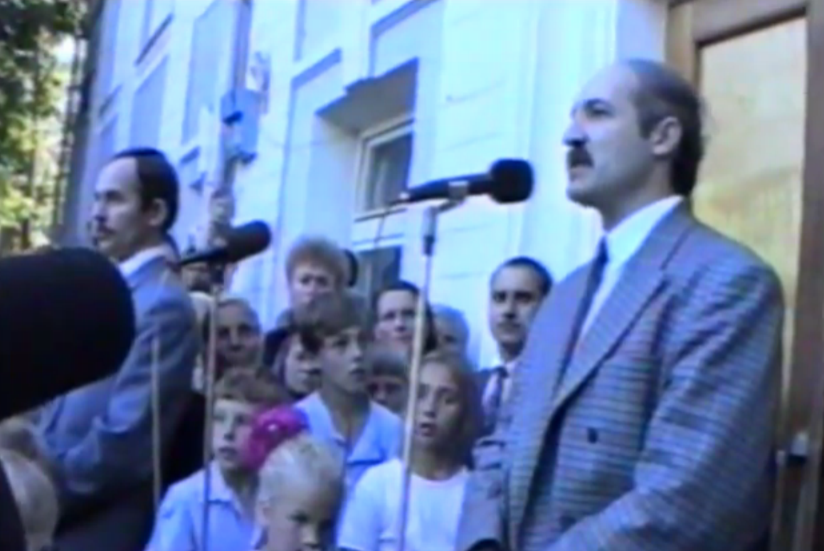 Лукашенко на митинге после объявления результатов первых выборов в Беларуси