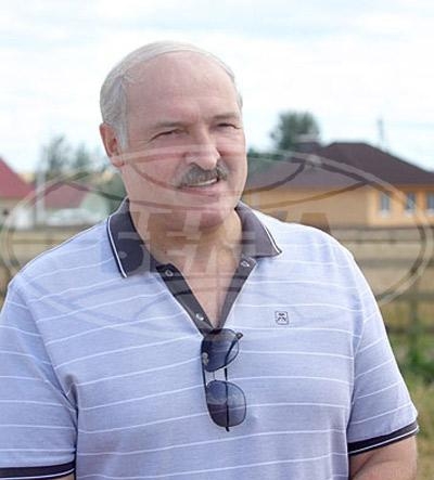 Белорусский президент засветился на полях в маечке-поло Corneliani за 766 тысяч рублей