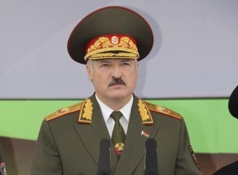 Президент А. Лукашенко на военном параде по случаю Дня Независимости 3 июля 2011