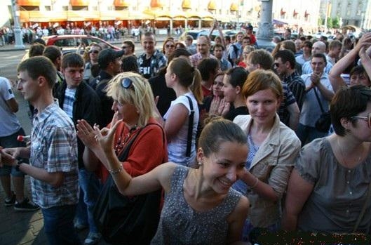 Тысячи людей стали участниками акций молчаливого протеста в Беларуси