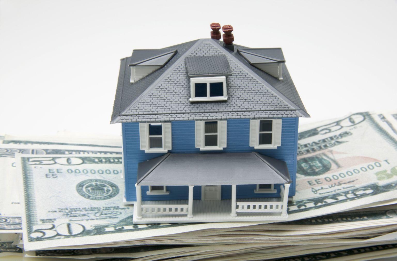 спрос населения на получение кредита на покупку недвижимости