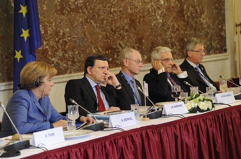 Лидеры Европейского Союза во время пресконференции после саммита в Брюселе 21 июля 2011 года