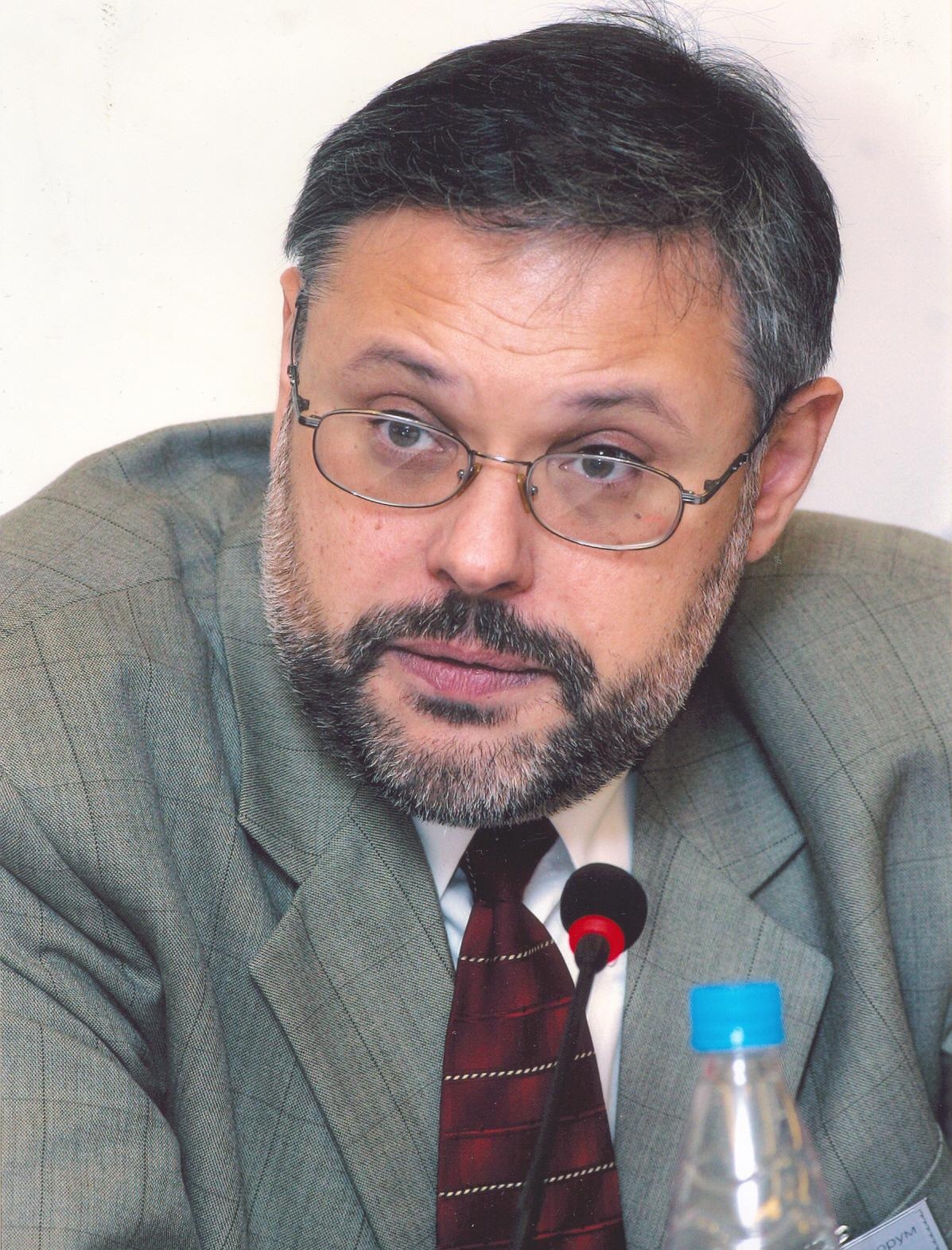 Михаил Леонидович Хазин (1962) - российский экономист, публицист, теле- и радиоведущий