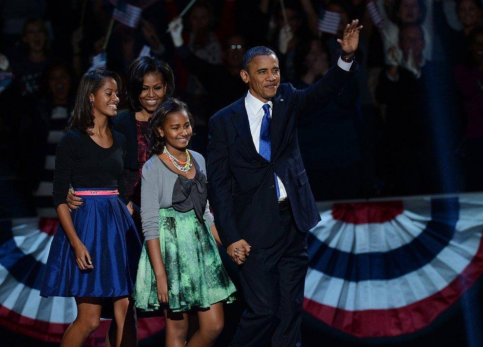 Обама с семьей после выборов 2012 года