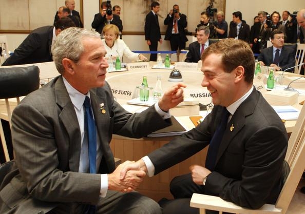 7.5 Дж.Буш и Д.Медведев