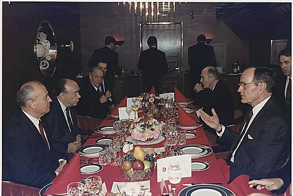 5.1 Буш и Горбачев на саммите на Мальте в 1989 году
