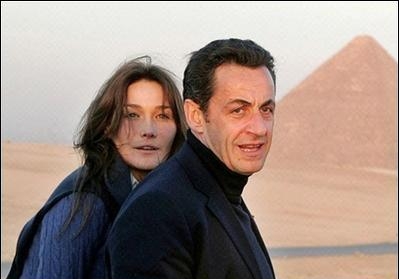 1.17 Саркози использует жену для улучшения своего имиджа