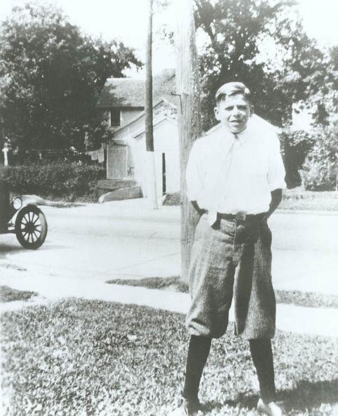 1.6 Рональд Рейган, юность в Диксоне 1920