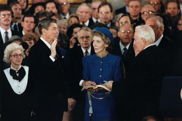 6.2 Клятва Рейгана на второй президентский строк.1985