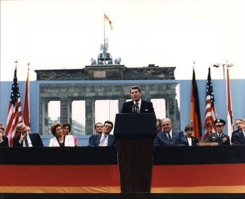 7.10 Доклад Рейгана у Берлинской стены