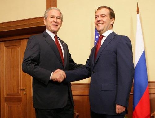 6.5 Медведев и Буш рукопожатие