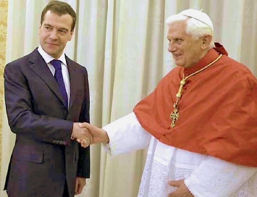 11.9 Медведев и Папа Бенедикт 16