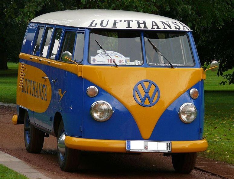 3.64. VW T1 принадлежащий авиакомпании Lufthansa