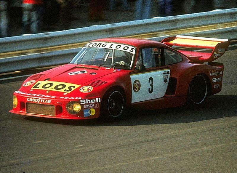 8.27. Georg Loos-Porsche 935 под управлением Рольфа Штоммелена на гонке 1000 км Нюрбургринга в мае 1977 г.