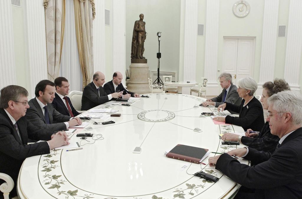8. Д.Медведев провел встречу с C.Lagarde
