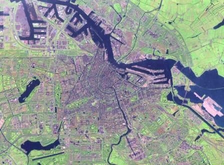 27. Вид на Амстердам со спутника