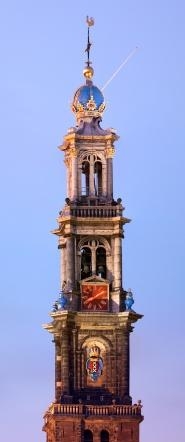 37. Построенный в Ренессанс стиль, разработанный голландским архитектором Хендрик де Кейзер, Westertoren (1637) является самой высокой колокольни (85 м) в Амстердаме