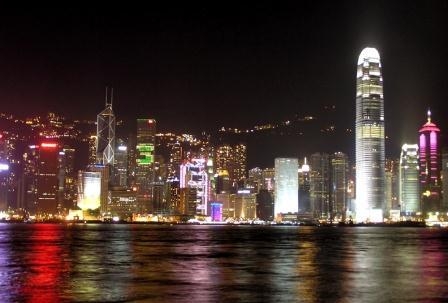 38. Небоскребы Гонконга на фоне ночного неба