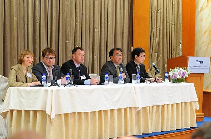 14. Филиал ВТБ в Шанхае провел конференцию «Группа ВТБ синергия банка и бизнеса в Китае»