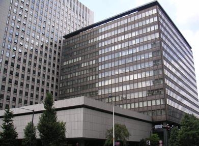 17. Центральный офис Mizuho Financial Group в Отэмати, где ранее располагался Fuji Bank