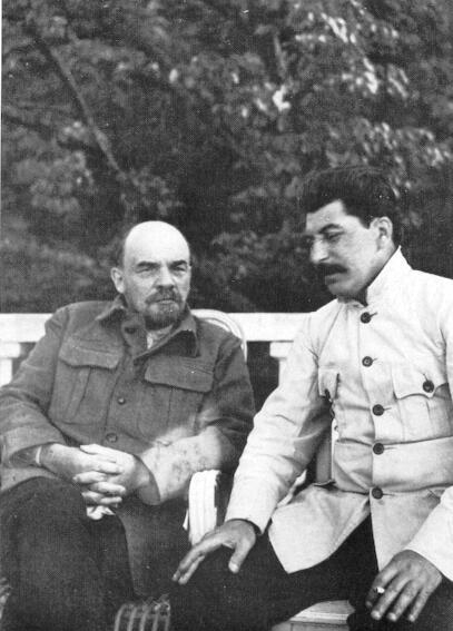 2.9 Сталин навещает больного Ленина