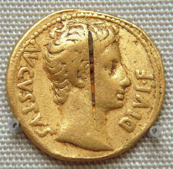 15. Монета римского императора Октавиана Августа найденная в Пудукоттае. Британский Музей