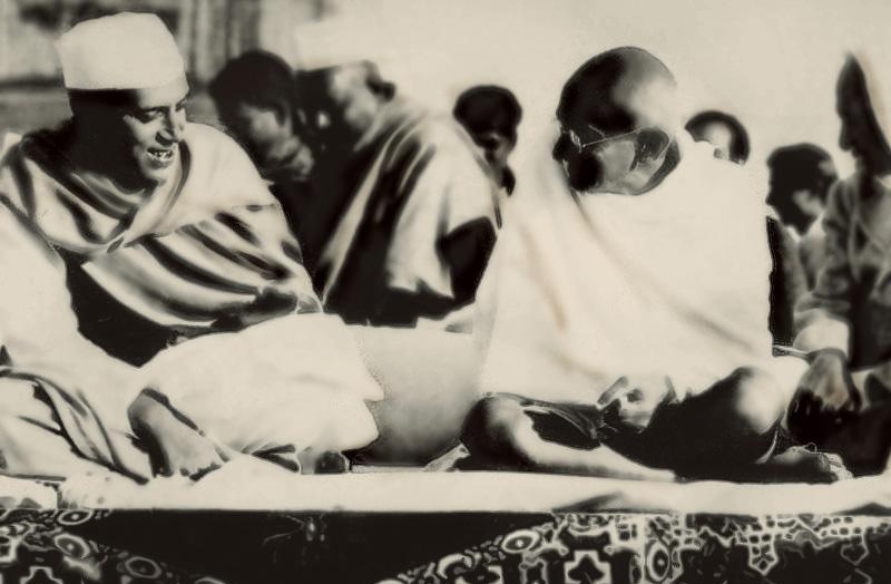 34. Неру и Ганди в 1937 году