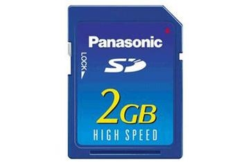 Новые камеры Panasonic поддерживают карты памяти стандарта SD