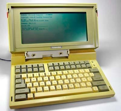 Первый ноутбук от компании «Toshiba» – Toshiba T1100, 1985 г.